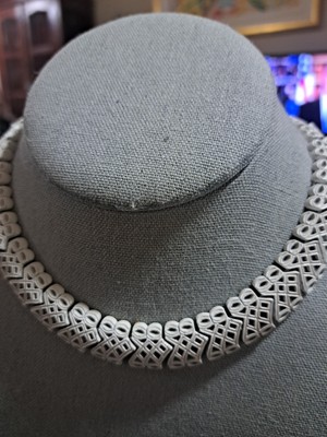 Vintage Monet White Enamel Choker Necklace 1/2 x 14 In. Articulated