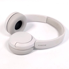 WH CH520 Wireless Bluetooth On Ear Headphones Lightweight Design Up to 50hr