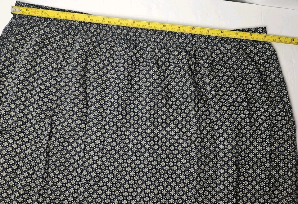 Saia Vintage Estúdio Preta Poliéster Elástico Cintura Estampada Tamanho 1X Boho Cottage - Imagem 3 de 4