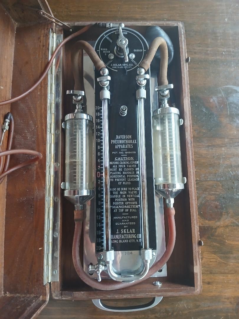 EXCELLENT VTG ANTIQUE 1936 DAVIDSON PNEUMOTHORAX APPARATUS; TUBERCULOSIS MACHINE