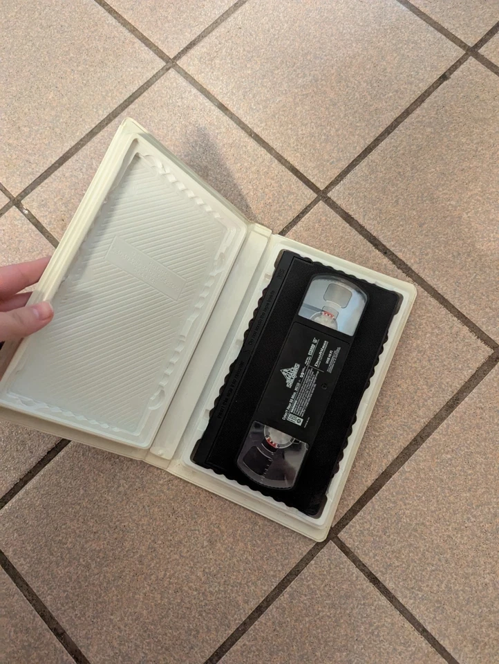 Small Soldiers VHS 1998 Clamshell Video Tape Movie Action Funny Vintage - Image 3 of 4