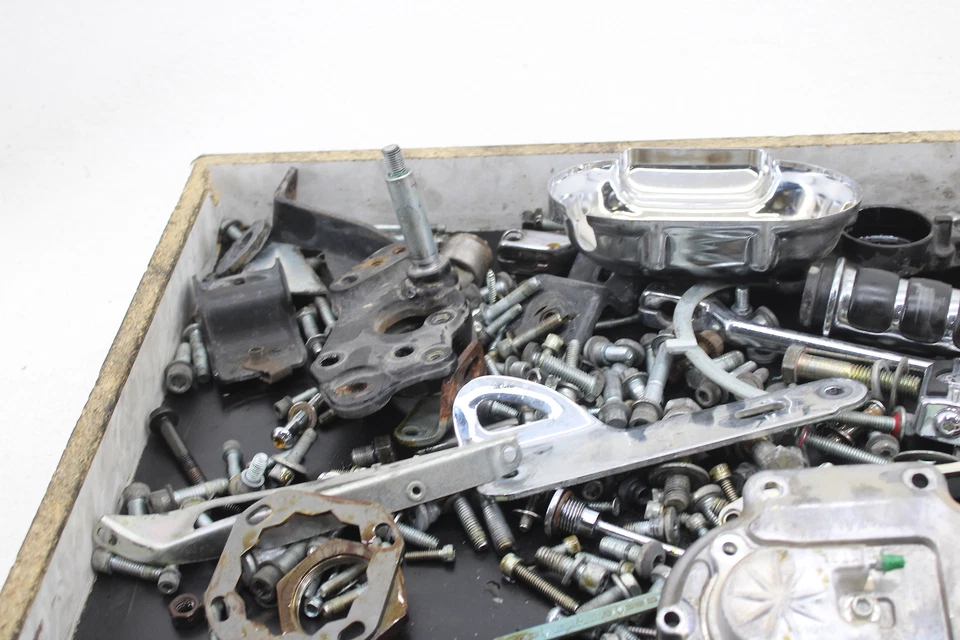 09-13 Harley Davidson Street Glide Flhx Diversos Parafusos Hardware Parafusos Suportes - Imagem 2 de 4