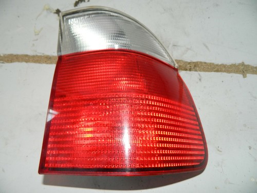 BMW 5er E39 Touring Facelift Rücklicht rechts, mit Lampenträger