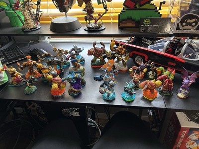 Skylanders Spyro's Adventure Giants swapForce Figures And Travel Bag