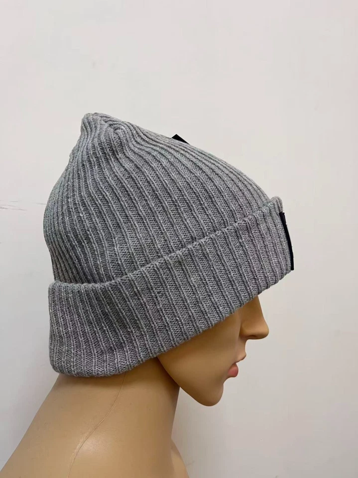 Мужские повседневные зимние теплые вязаные шапочки-бини HUGO BOSS для взрослых серые - Изображение 2 из 3