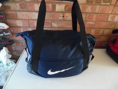 تاجر حمض فاتنة nike academy duffel bag 