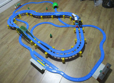 tomy trackmaster thomas the tank engine train set 2 levels double track trains