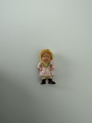 Mädchen mit Haube Figur aus Alte Ü-Ei, 70er Original