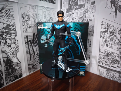 2026 Mezco Toyz One:12 Collective DC Comics Nightwing Dick Grayson