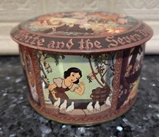 Vintage~Disney Snow White and the Seven Dwarfs~Daher~Tin Box