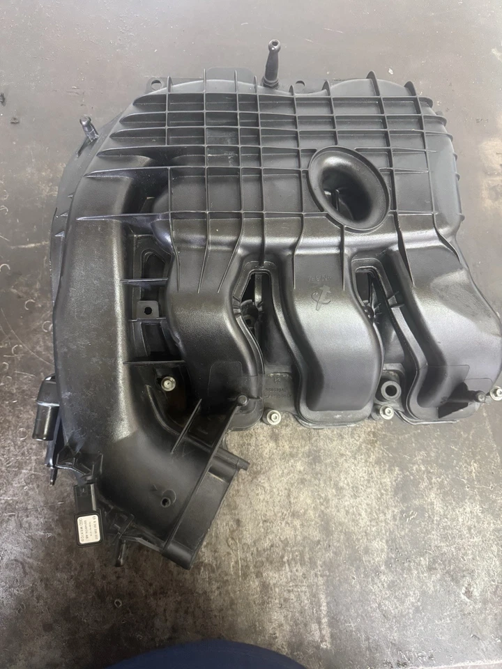 Colector de admisión superior para Dodge Charger Grand Caravan Journey Durango 11-20 3,6 L Foto 2 de 4