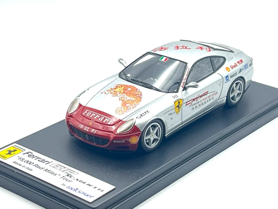 Looksmart Ferrari 612 Scaglietti 15000 millas rojas Tour LS155b 1:43 TheTinyCars Foto 3 de 4