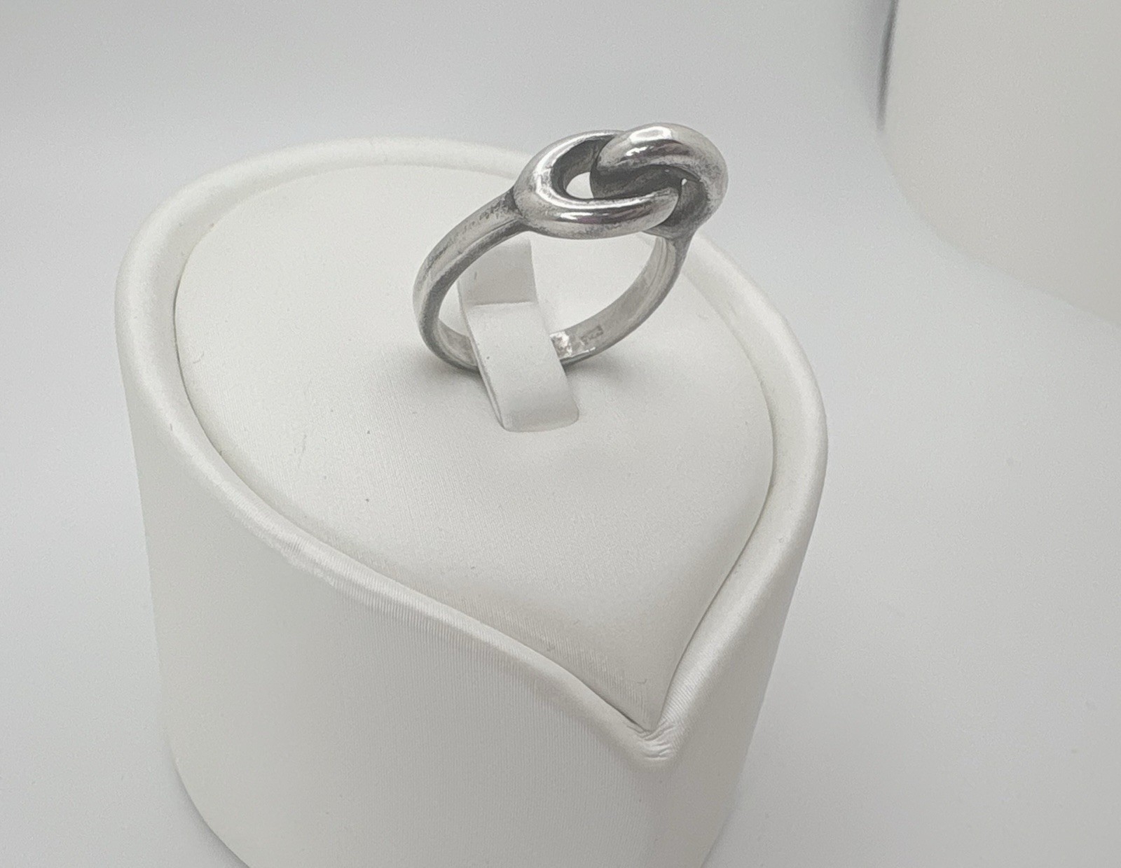 Vintage Solid Sterling Silver Knot Ring – Size 6 … - image 2