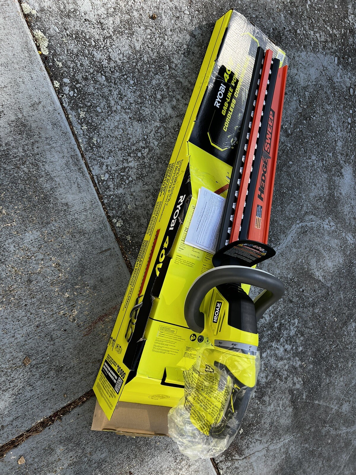 Ryobi RY40602 40V Cordless Hedge Trimmer NEW (TOOL ONLY) w/ Debris