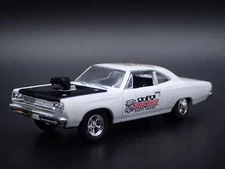 1969 69 PLYMOUTH ROAD RUNNER 440 SPEED DAWG 1:64 SCALE DIORAMA DIECAST MODEL CAR