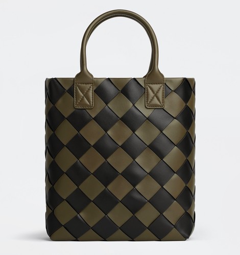 BOTTEGA VENETA Maxi Cabat 30 Leather Tote Bag in Mustard Green / Black - Picture 2 of 11