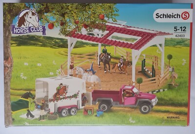 Schleich 42403 Spielset Horse Club - Reitschule mit Pick-up und Anhänger NEU/OVP