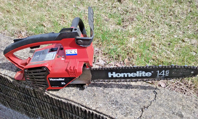 #ad Homelite XL 14quot; Bar Chainsaw Chain Saw For Parts or Repair Engine w Compression $74.99