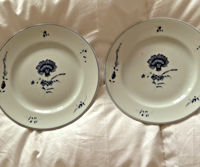 VINTAGE PORCELAINE MUSEE CONDE CHANTILLY BLUE AND WHITE 6 1/2'' PLATES(2 PLATES)