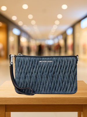 Michael Kors Jet Set Travel Women SM Matelassé Wristlet