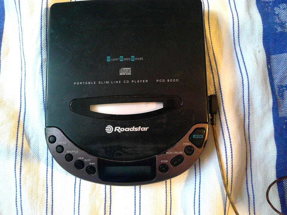 CD Player von "Roadstar"