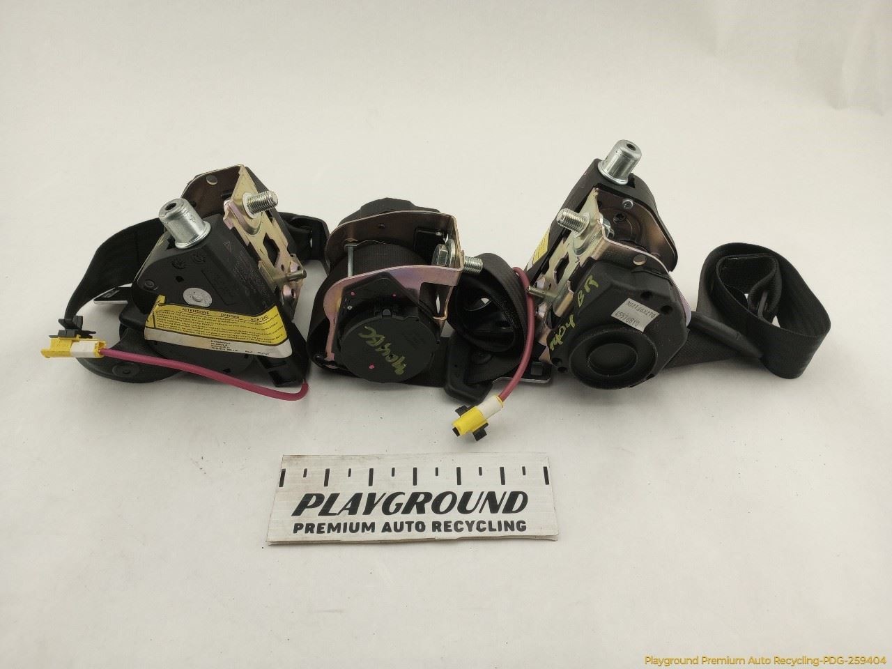 Maserati Quattroporte 2003-2008 Rear Right Seat belts Set of 3