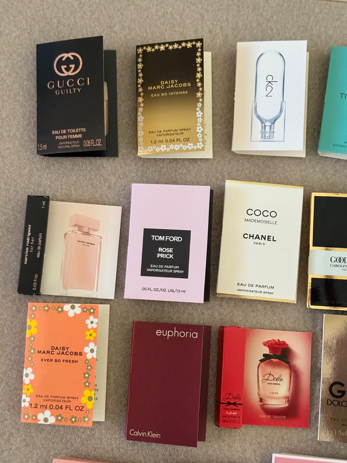 18 Pack Women's Designer Fragrance Sample Vials Travel Size Perfume Lot. L@@K!