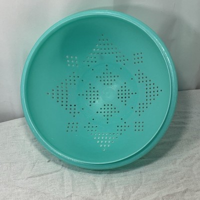 Vtg Tupperware Green Colander 10'' Plastic  Sieve 339