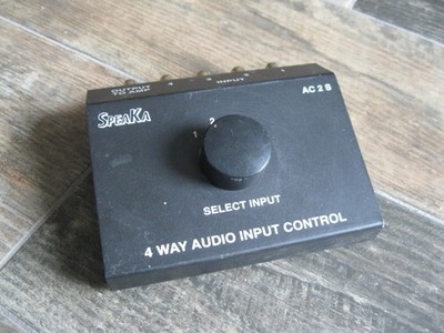 SpeaKa BT414 Audio Input Control 4 WAY AC 2 S Schaltpult Umschaltbox