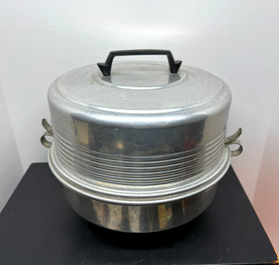 Vintage Aluminum Regal Ware Stacking Combination Pie & Cake Carrier / Holder