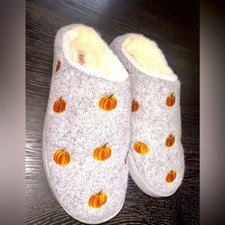Kooba Grey Embroidered Pumpkin Slippers Women  s 8-9