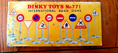 Dinky Toys No 771 Metal International Road Signs 1959-62 with