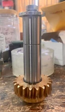 Replacement 20 tooth gear and 25 MM shaft for 7 x 12 metal band saw