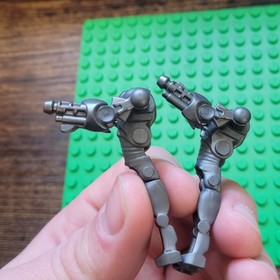 2x LEGO Star Wars Super Battle Droid w blaster arm minifigures 8018 7869 sw0230