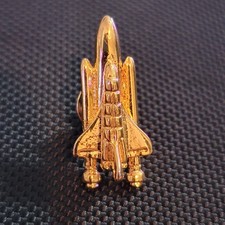 Space Shuttle With Solid Rocket Boosters Collector/Lapel Pin Gold-Tone 1"