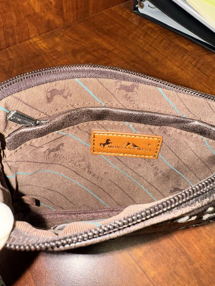 Muñequera Bandolera Montana West Marrón Oscuro Embellecida Tachonada Foto 4 de 4