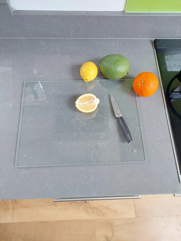 🔥 Glass Chopping Cutting Board Clear Worktop Kitchen 🔥 LARGE 40 x 30 cm 🔥 - Image 4 of 4