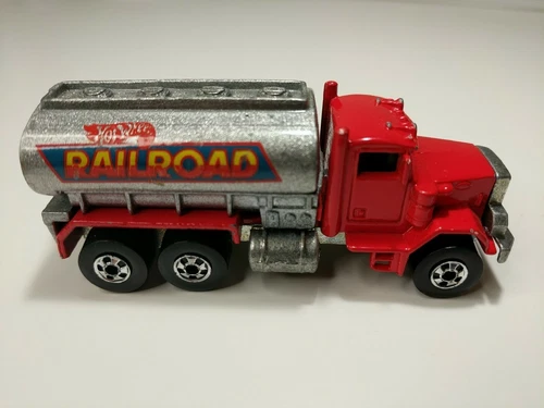 Vintage 1979 Hot Wheels Railroad Peterbilt Truck  1/64