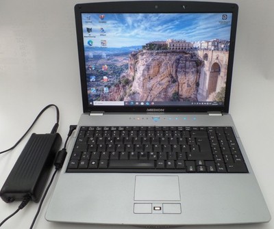Medion Akoya MD 96370 WIM 2170 Notebook  Laptop 15,4 '' Win 10 Pro