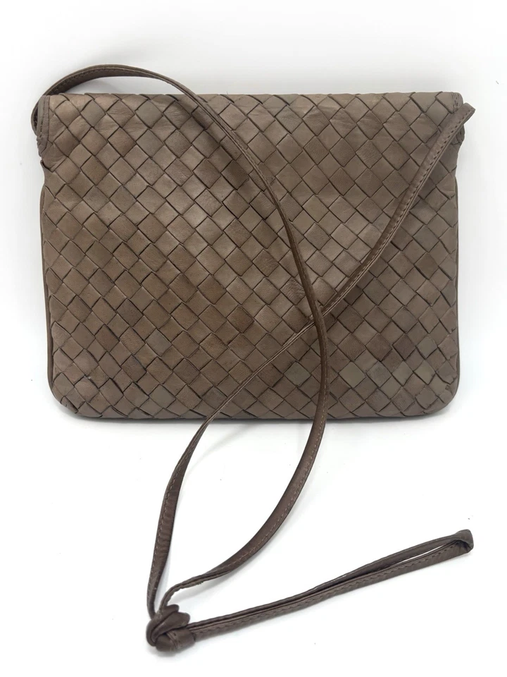 Bottega Veneta Intrecciato Leather 2-way Shldr/Crossbody Clutch Brown Tassel Bag - Image 3 of 4