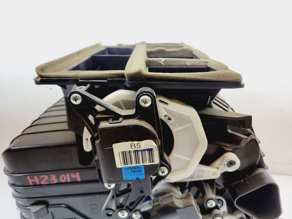 2009 2010 2011 HYUNDAI GENESIS 3.8L 4.6L CONJUNTO DE NÚCLEO DE AQUECEDOR AC FABRICANTE DE EQUIPAMENTO ORIGINAL 97150-3M500 - Imagem 2 de 4