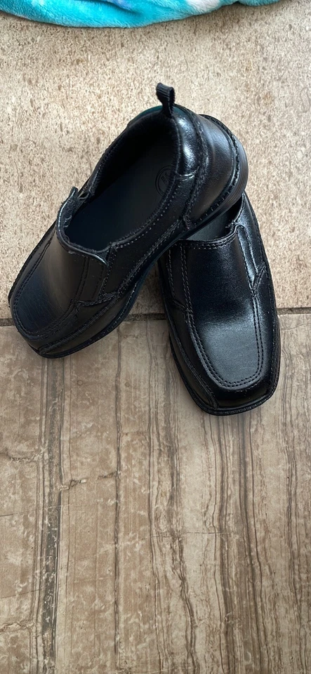 Zapatos de vestir negros Wonder Nation cómodos para niños pequeños talla 9 NUEVO Foto 3 de 4