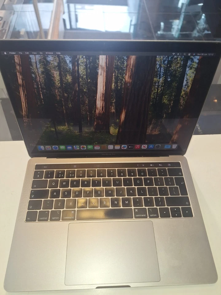Apple MacBook Pro 13.3 in i5 th Gen 8GB RAM 256GB SSD laptop - Grey..., photo 3 of 3