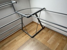Eckschreibtisch aus Metall mit Glasplatten