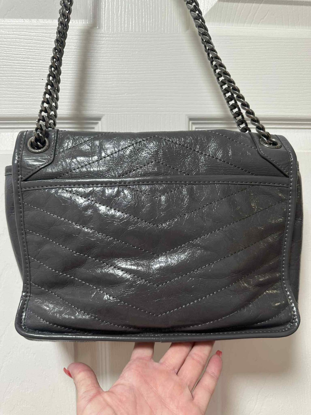 Borsa Yves Saint Laurent con patta grigia