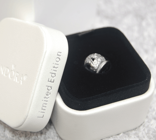 Globo de Nieve Genuino Pandora 2015 Black Friday Charm - Edición Limitada - USB794200 - Imagen 1 de 3