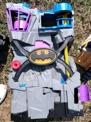 Fisher Price Imaginext DC Super Friends Batcave Tower 