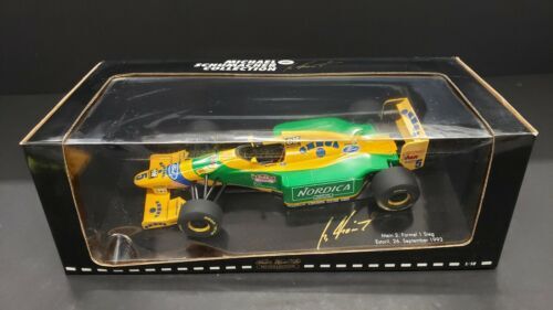 Auto Art 76042 McLaren 570S Green Diecast Model 1/18 Scale Auto Art 76042 McLaren 570S Green Diecast Model 1/18 Scale