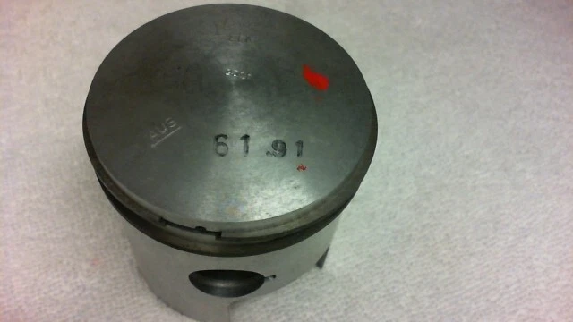 Genuine Vintage Rotax Piston LH 1969 Nordic 369cc 420984920 *New Old Stock* — 第 3/4 张图片
