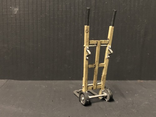 GN15 ,G scale TWO Sack Trolley's for platforms or workshops - Picture 2 of 8